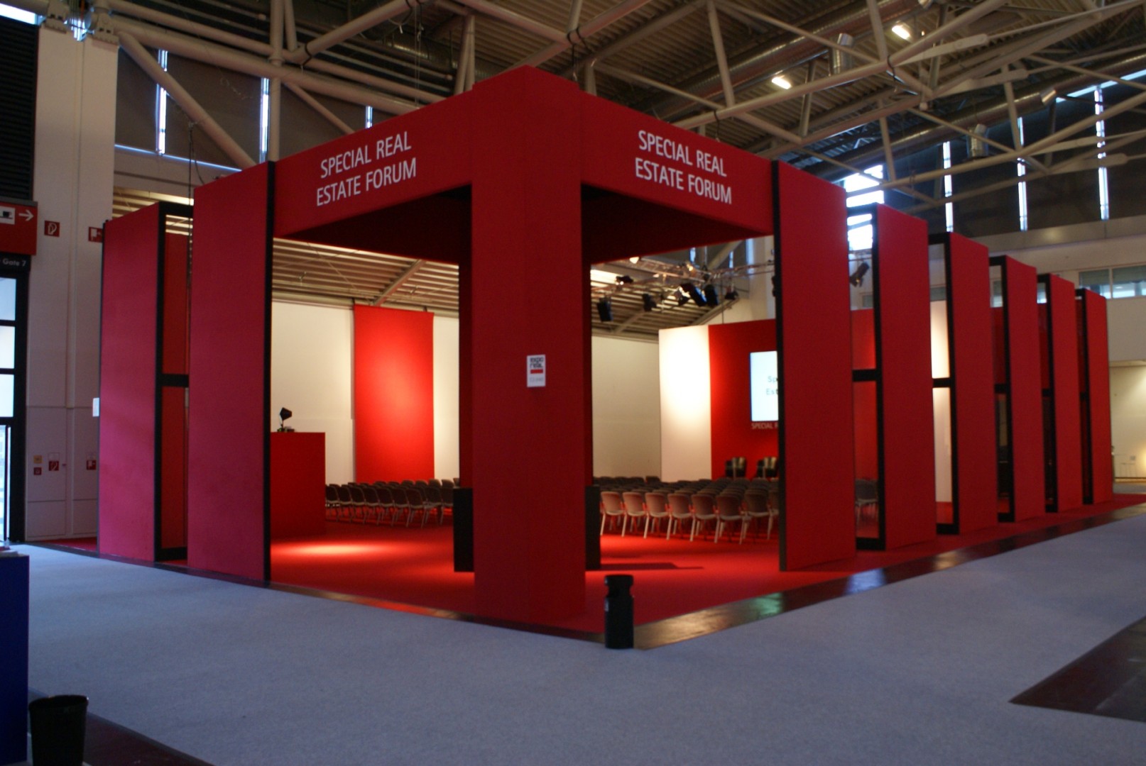 Kongress- und Vortragsbühnen